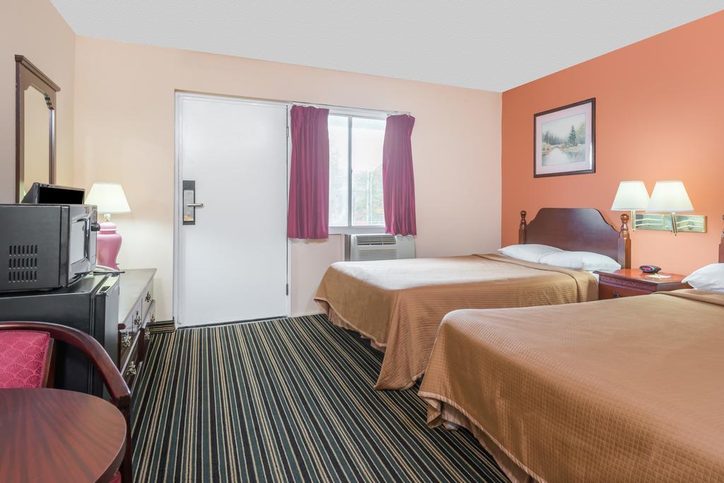 Days Inn By Wyndham Lenox Ma Kültér fotó