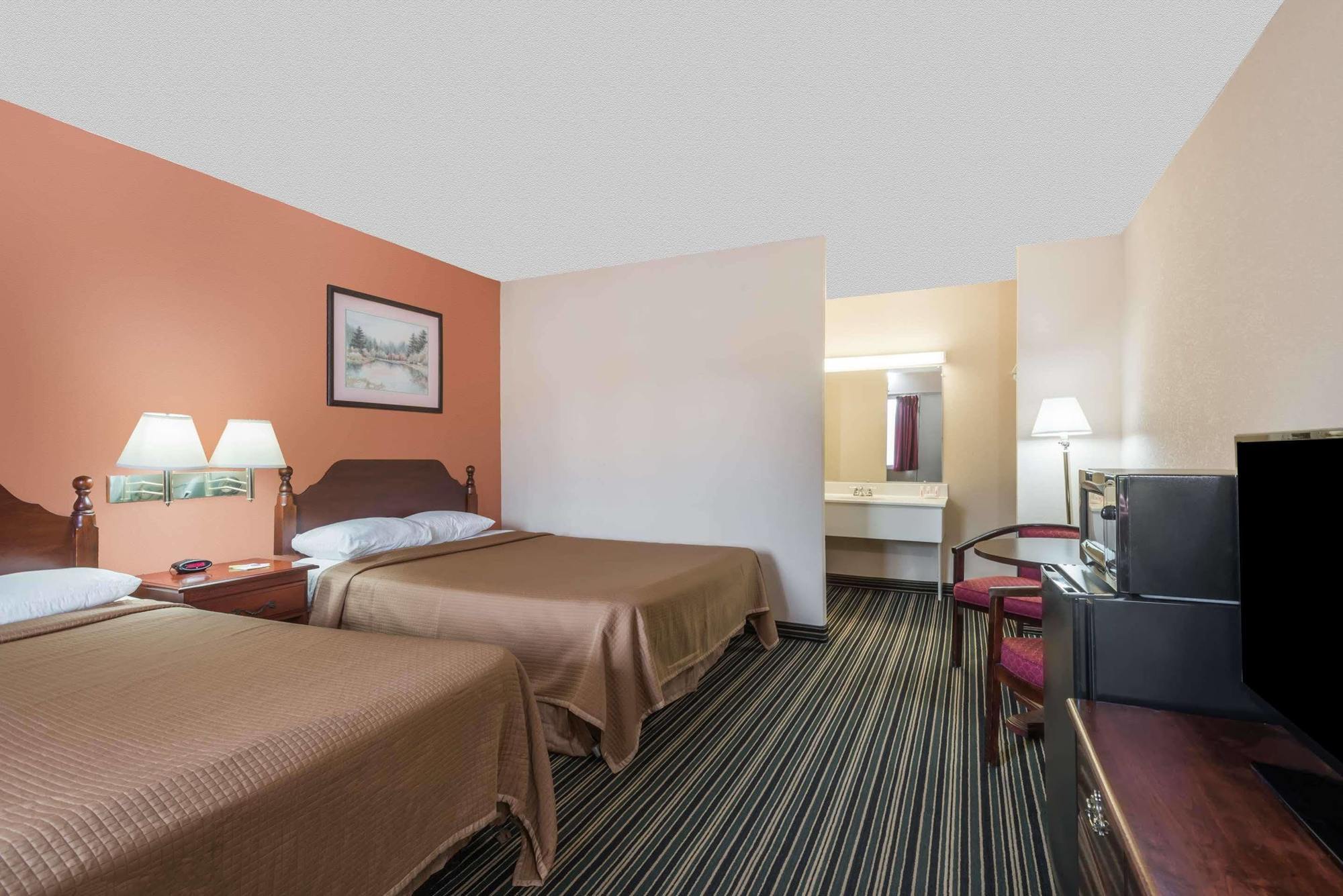 Days Inn By Wyndham Lenox Ma Kültér fotó