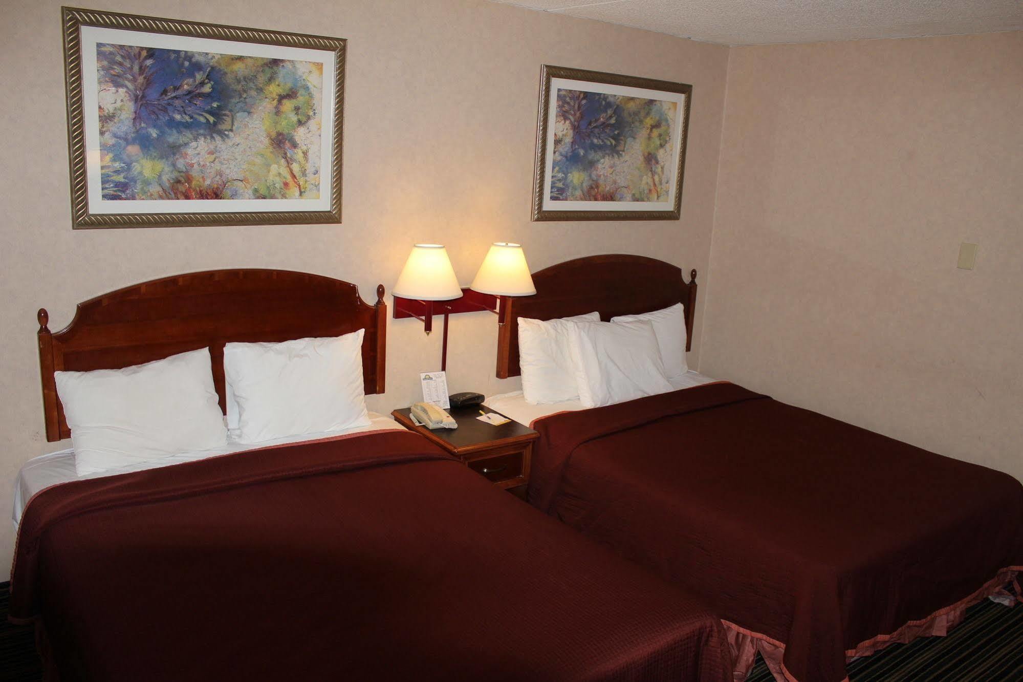 Days Inn By Wyndham Lenox Ma Kültér fotó